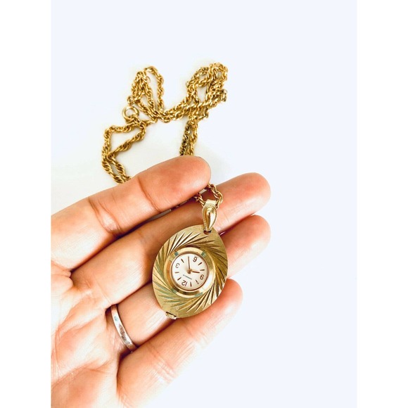VTG Caravelle Women\'s Pendant Watch main image 4